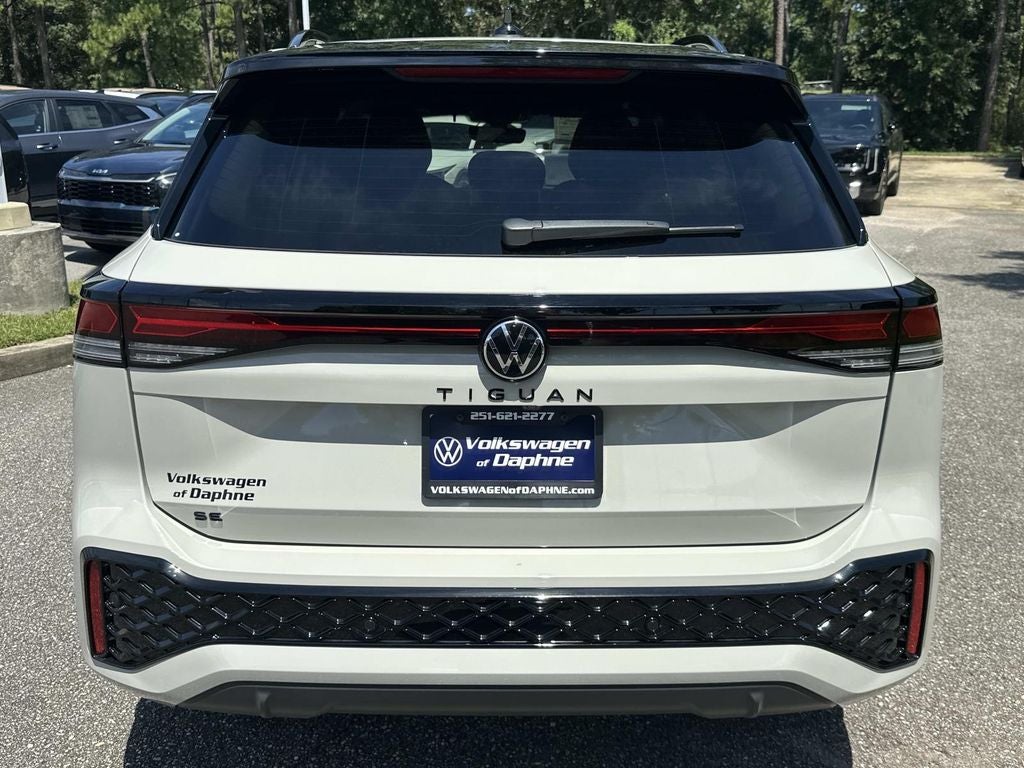 2026 Volkswagen Tiguan 2.0T SE R-Line Black