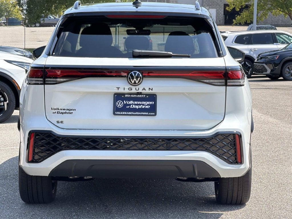 2026 Volkswagen Tiguan SE R-Line Black