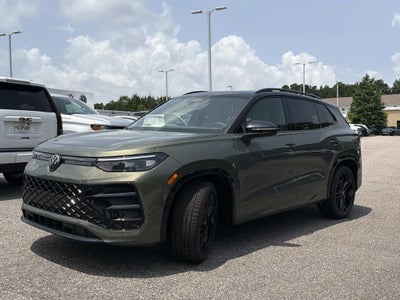 2026 Volkswagen Tiguan 2.0T SE R-Line Black