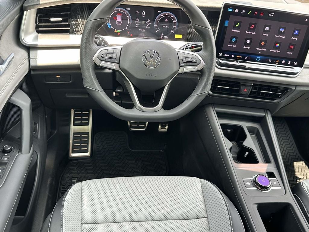 2026 Volkswagen Tiguan 2.0T SE R-Line Black
