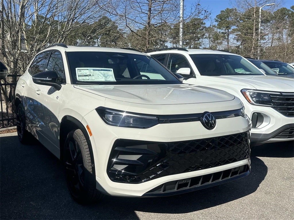 2026 Volkswagen Tiguan 2.0T SE R-Line Black