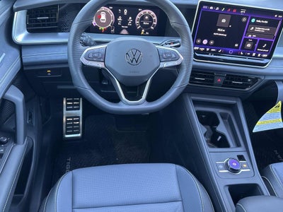 2026 Volkswagen Tiguan 2.0T SE R-Line Black