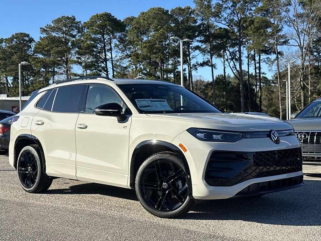 2026 Volkswagen Tiguan 2.0T SE R-Line Black