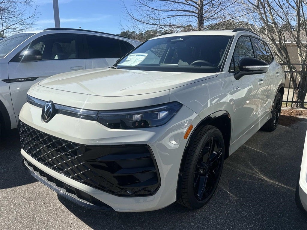 2026 Volkswagen Tiguan 2.0T SE R-Line Black