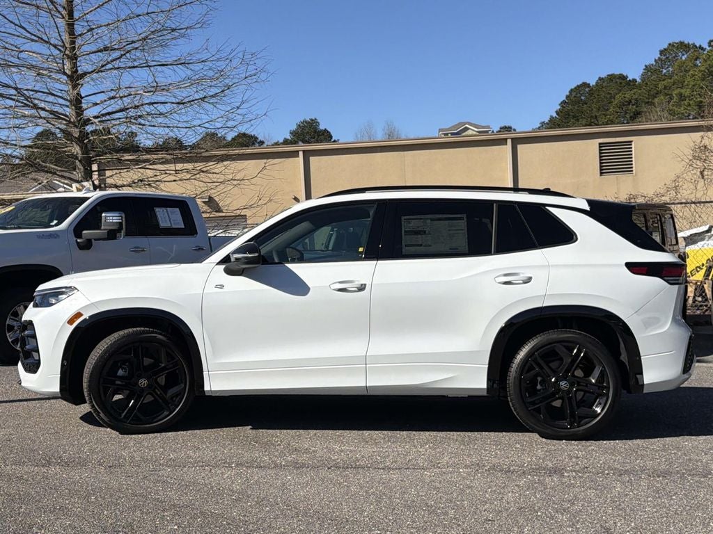2026 Volkswagen Tiguan 2.0T SE R-Line Black
