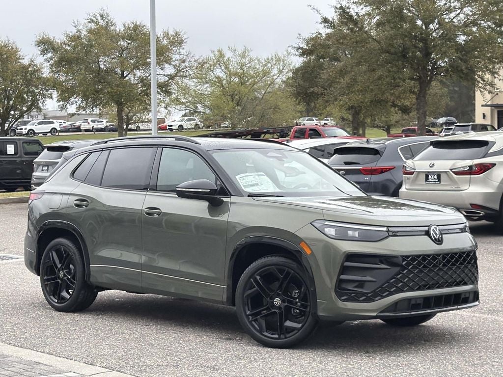 2026 Volkswagen Tiguan 2.0T SE R-Line Black