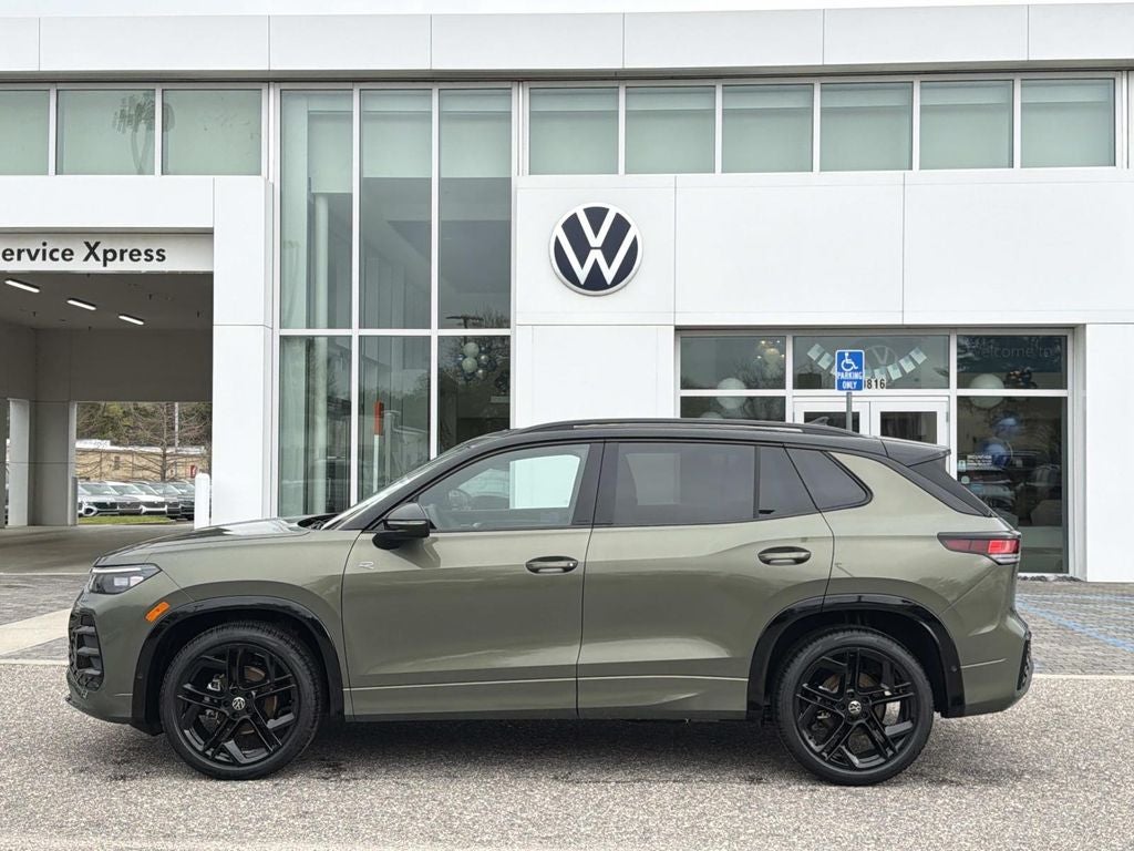 2026 Volkswagen Tiguan 2.0T SE R-Line Black