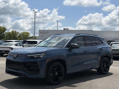 2026 Volkswagen Tiguan 2.0T SE R-Line Black
