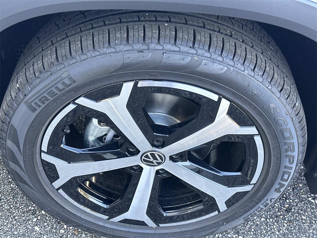 2025 Volkswagen Tiguan 2.0T SE