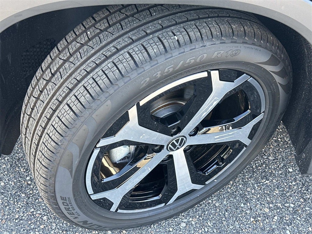 2025 Volkswagen Tiguan 2.0T SE