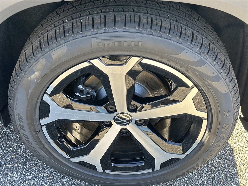 2025 Volkswagen Tiguan 2.0T SE