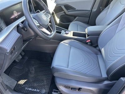 2025 Volkswagen Tiguan 2.0T SE