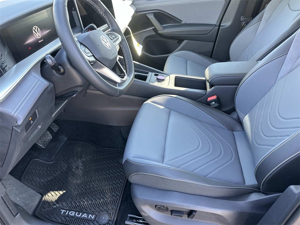 2025 Volkswagen Tiguan 2.0T SE
