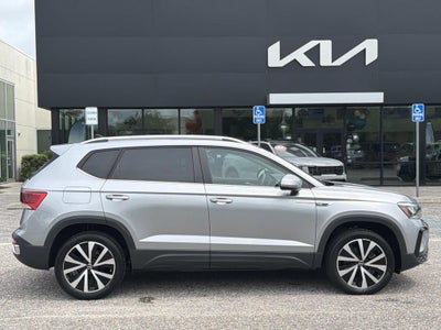 2024 Volkswagen Taos 1.5T SE