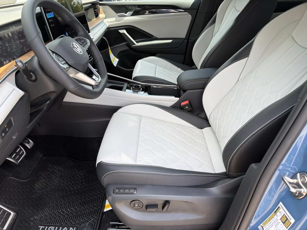 2026 Volkswagen Tiguan 2.0T SEL R-Line