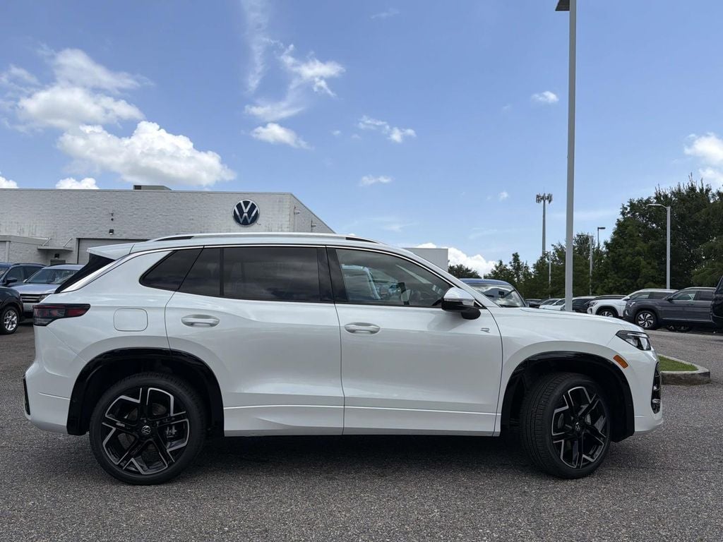 2026 Volkswagen Tiguan 2.0T SEL R-Line Turbo