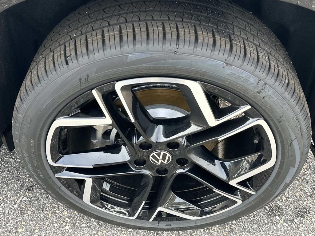 2026 Volkswagen Tiguan 2.0T SEL R-Line