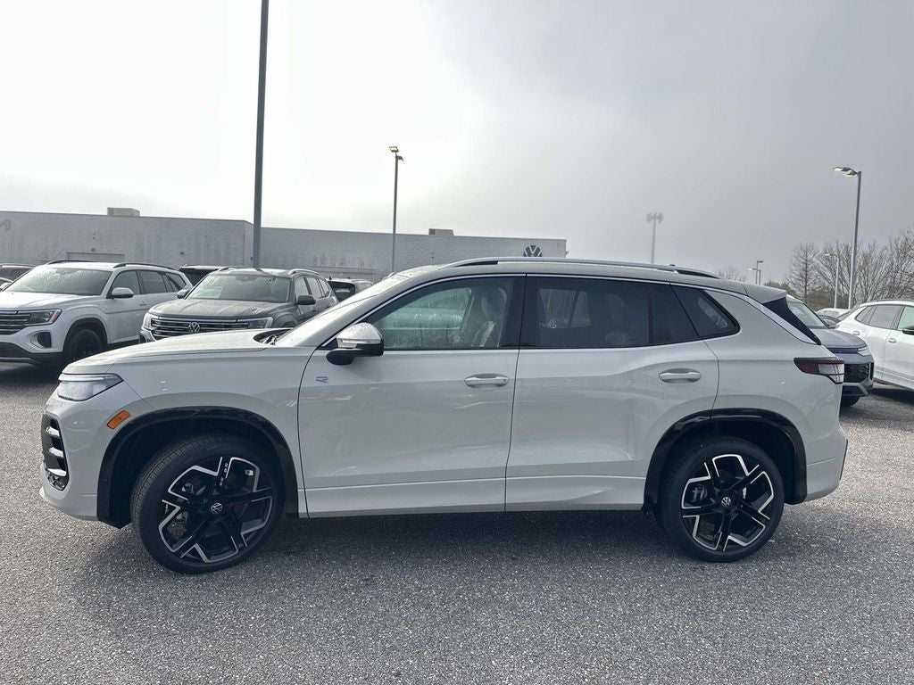 2026 Volkswagen Tiguan 2.0T SEL R-Line