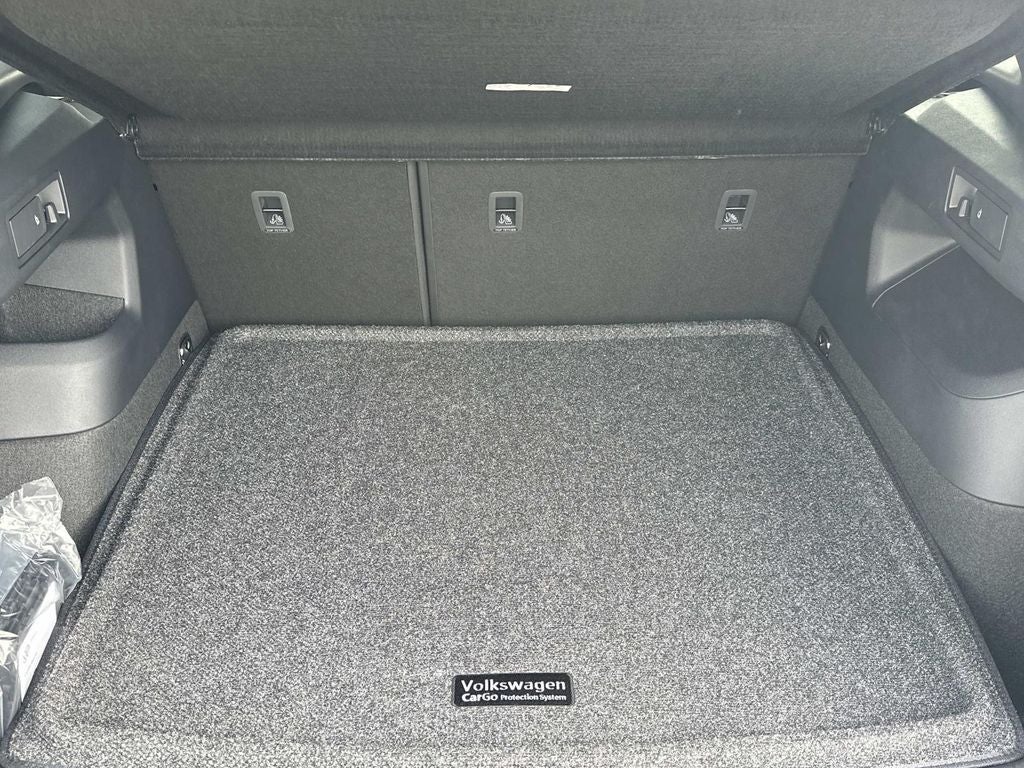 2026 Volkswagen Tiguan 2.0T SEL R-Line