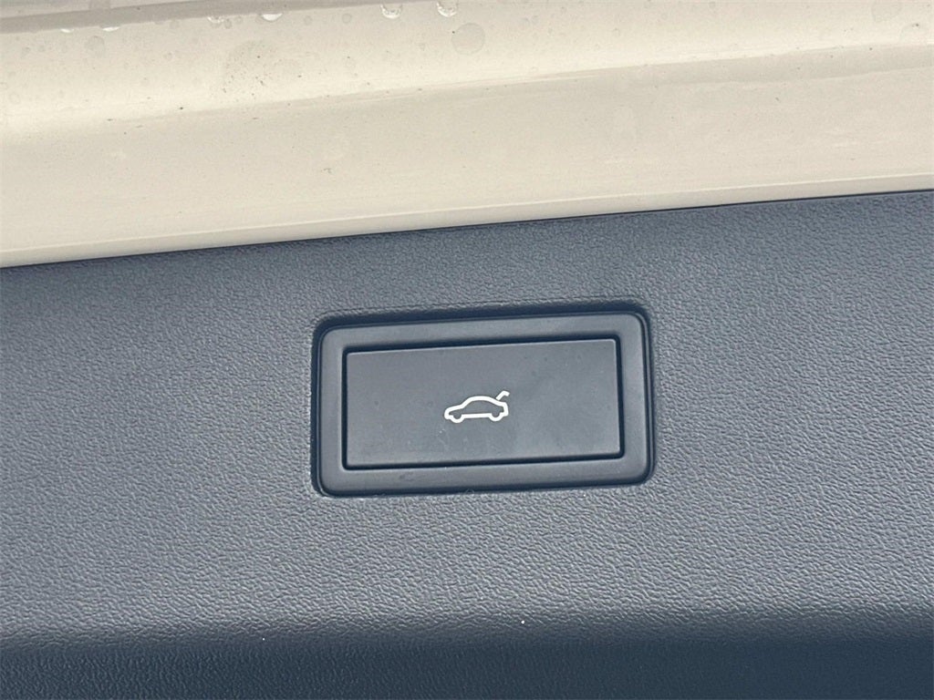 2026 Volkswagen Tiguan 2.0T SEL R-Line