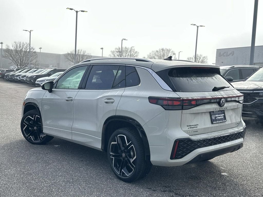 2026 Volkswagen Tiguan 2.0T SEL R-Line