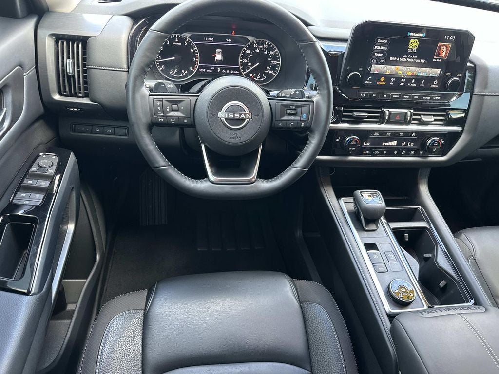 2023 Nissan Pathfinder SL