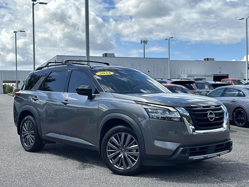 2023 Nissan Pathfinder SL