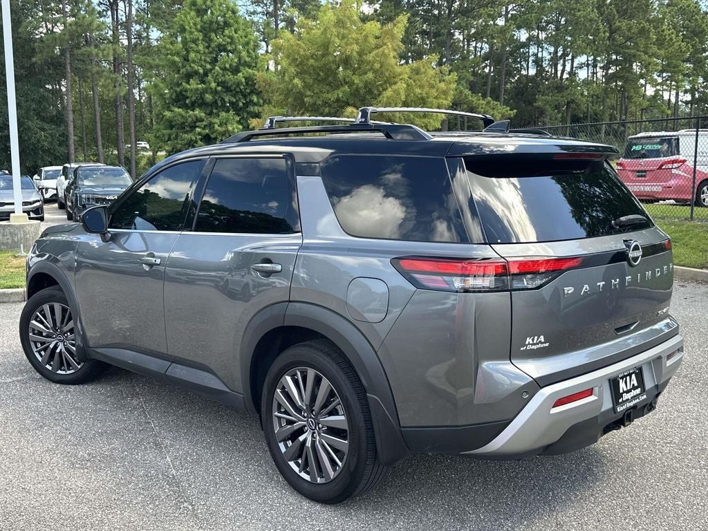 2023 Nissan Pathfinder SL