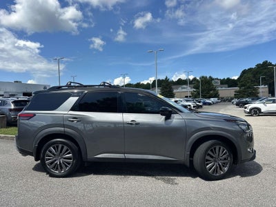 2023 Nissan Pathfinder SL