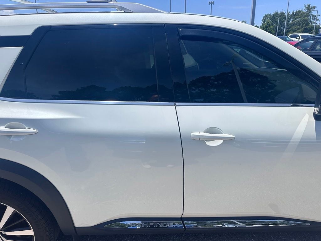 2023 Nissan Pathfinder Platinum