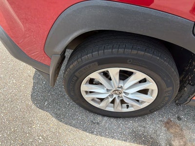 2024 Toyota Corolla Cross LE