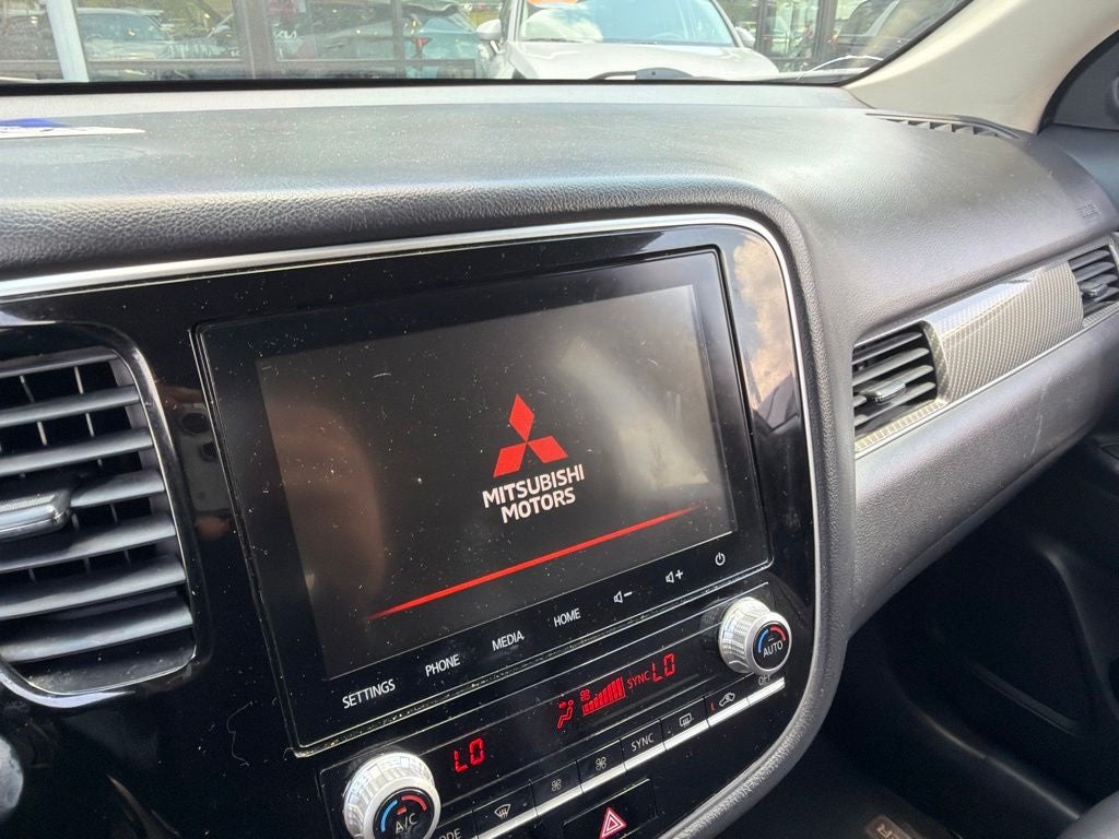 2020 Mitsubishi Outlander ES