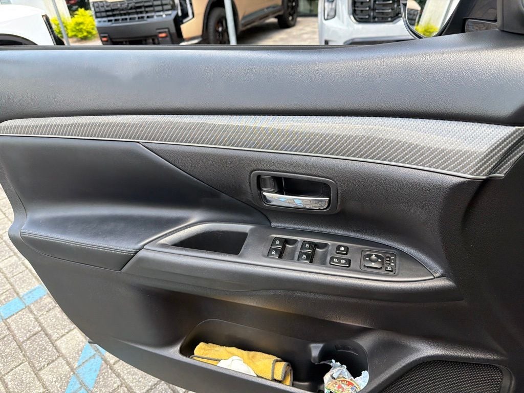 2020 Mitsubishi Outlander ES