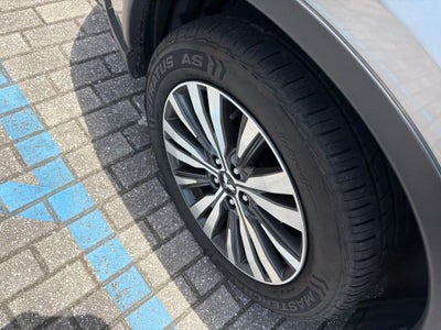 2020 Mitsubishi Outlander ES