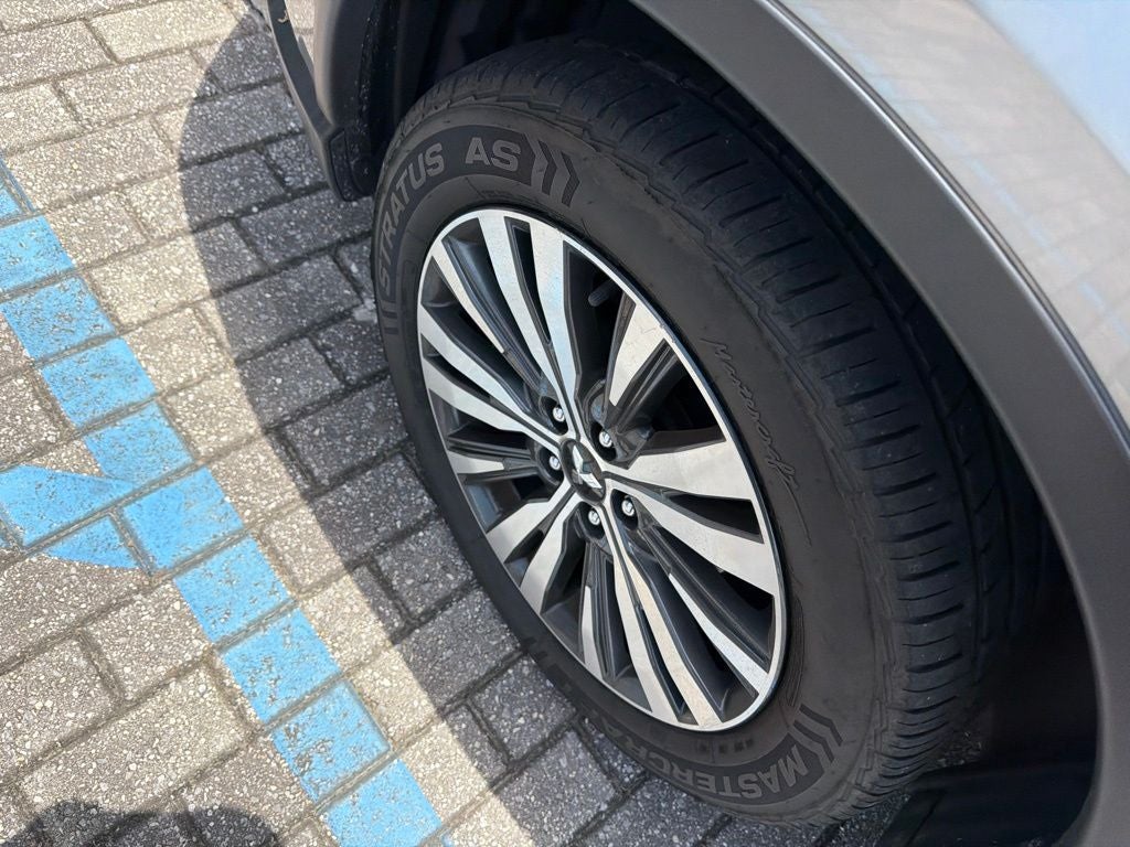 2020 Mitsubishi Outlander ES