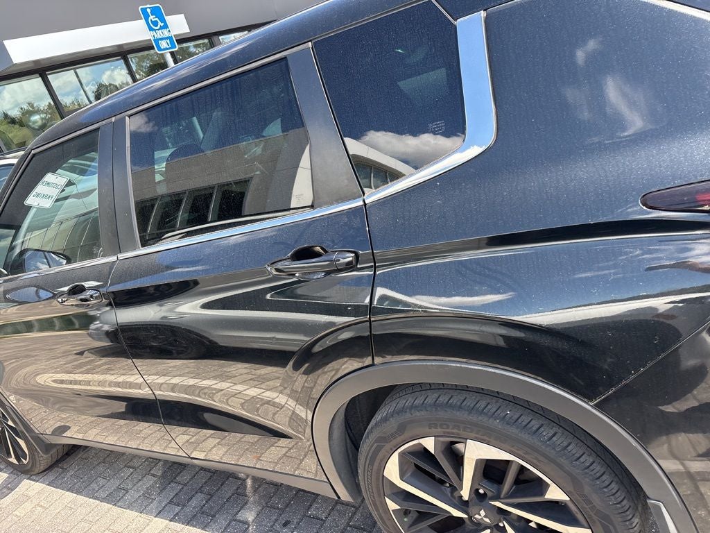 2022 Mitsubishi Outlander ES