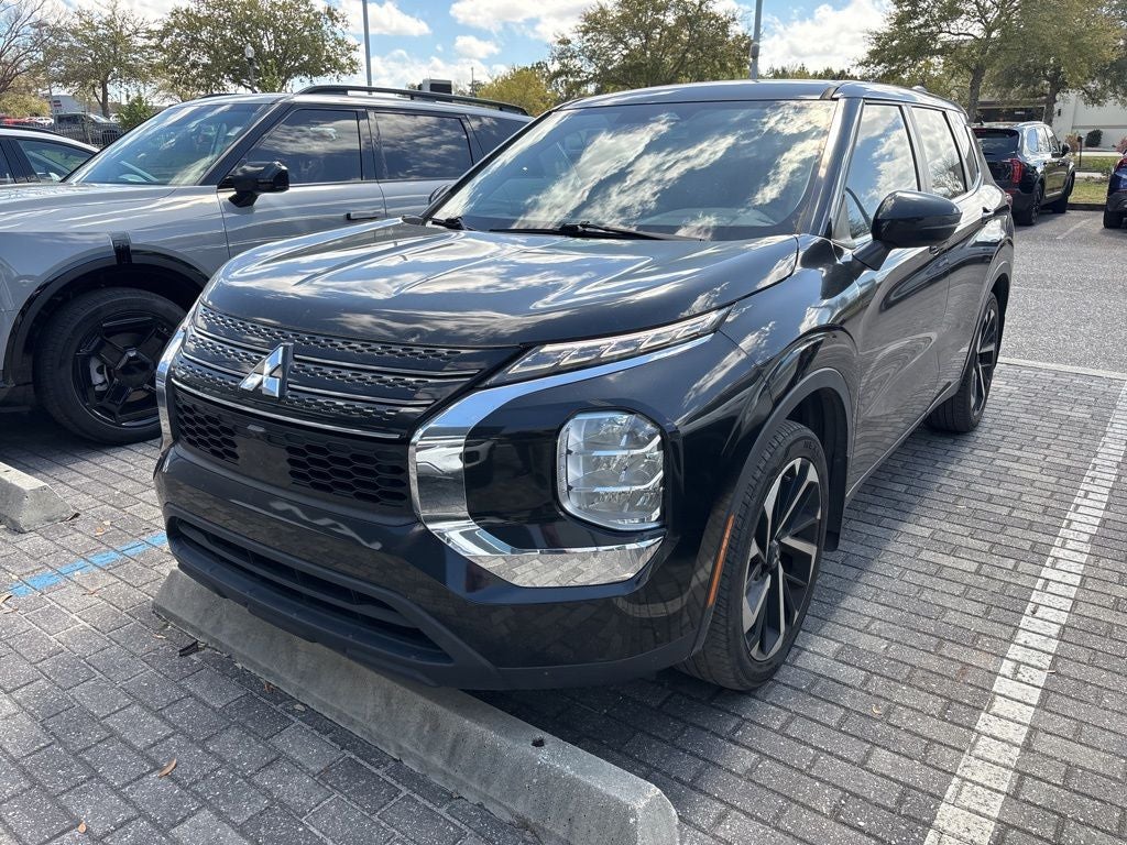 2022 Mitsubishi Outlander ES