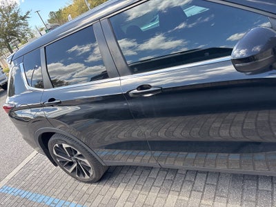 2022 Mitsubishi Outlander ES