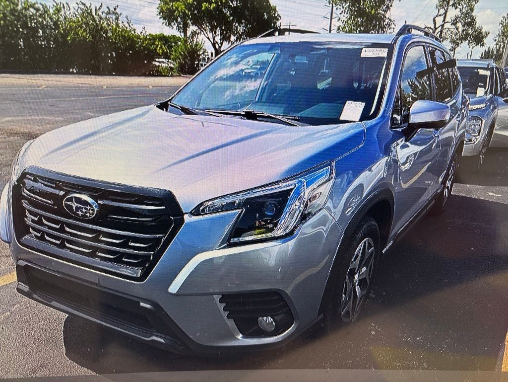 2023 Subaru Forester Premium's photo
