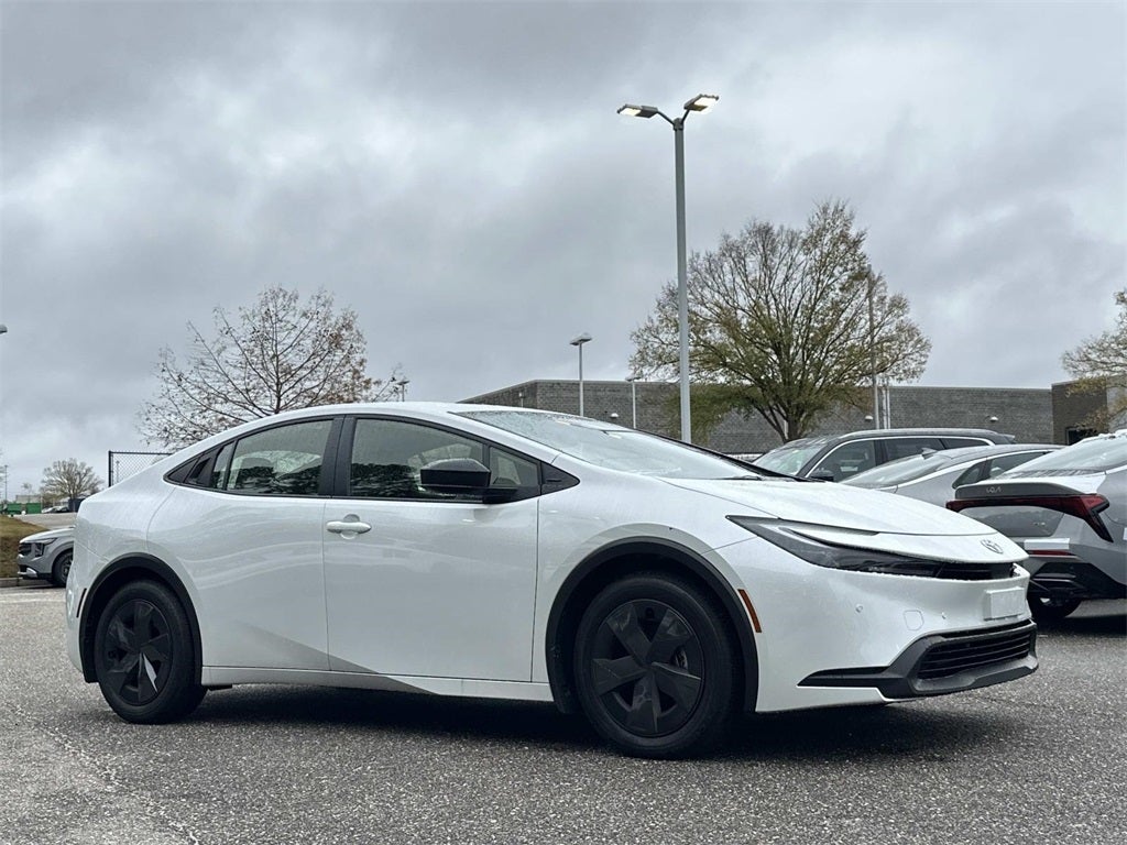 2025 Toyota Prius LE