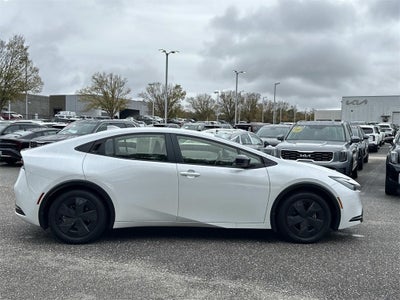 2025 Toyota Prius LE