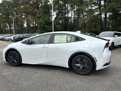 2025 Toyota Prius LE