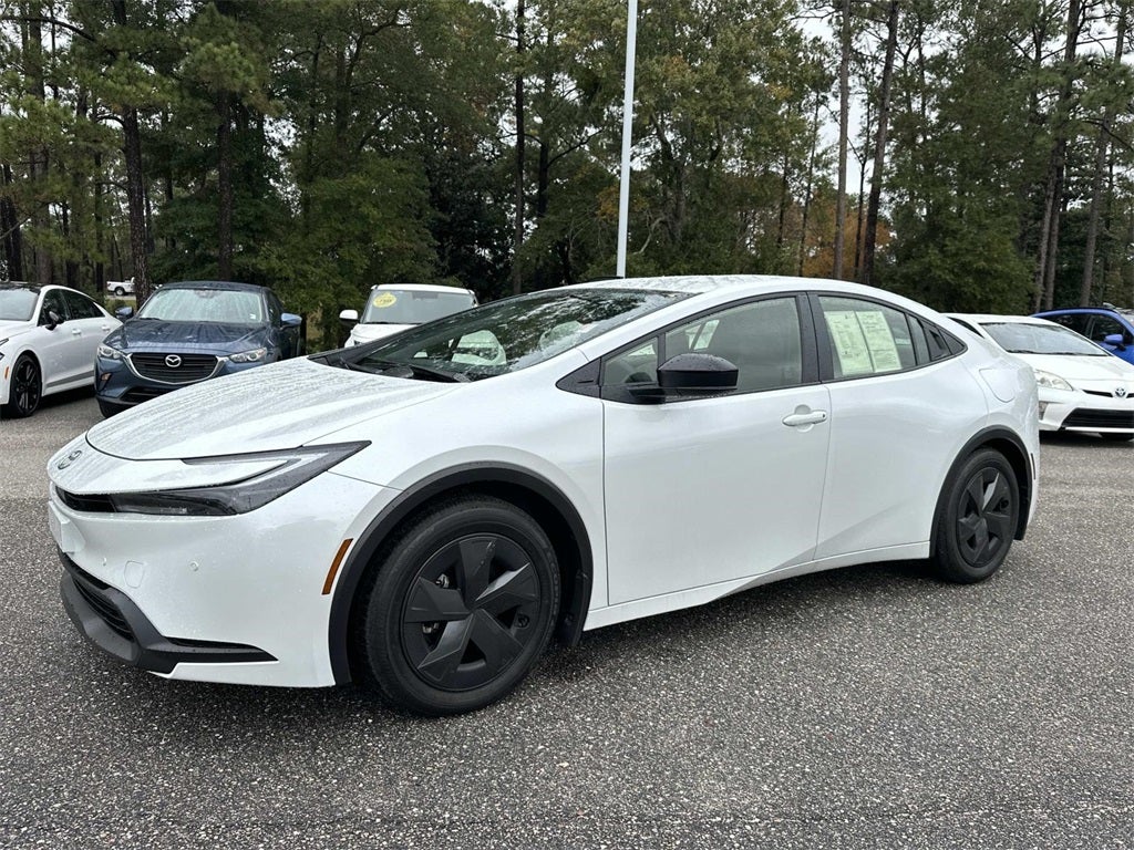 2025 Toyota Prius LE