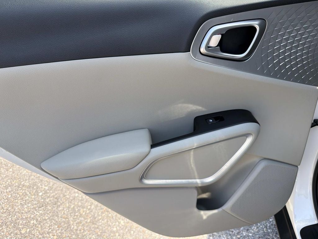 2025 Kia Soul LX Tech Package