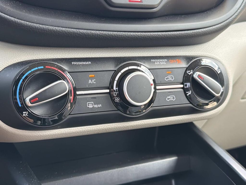 2025 Kia Soul LX Tech Package
