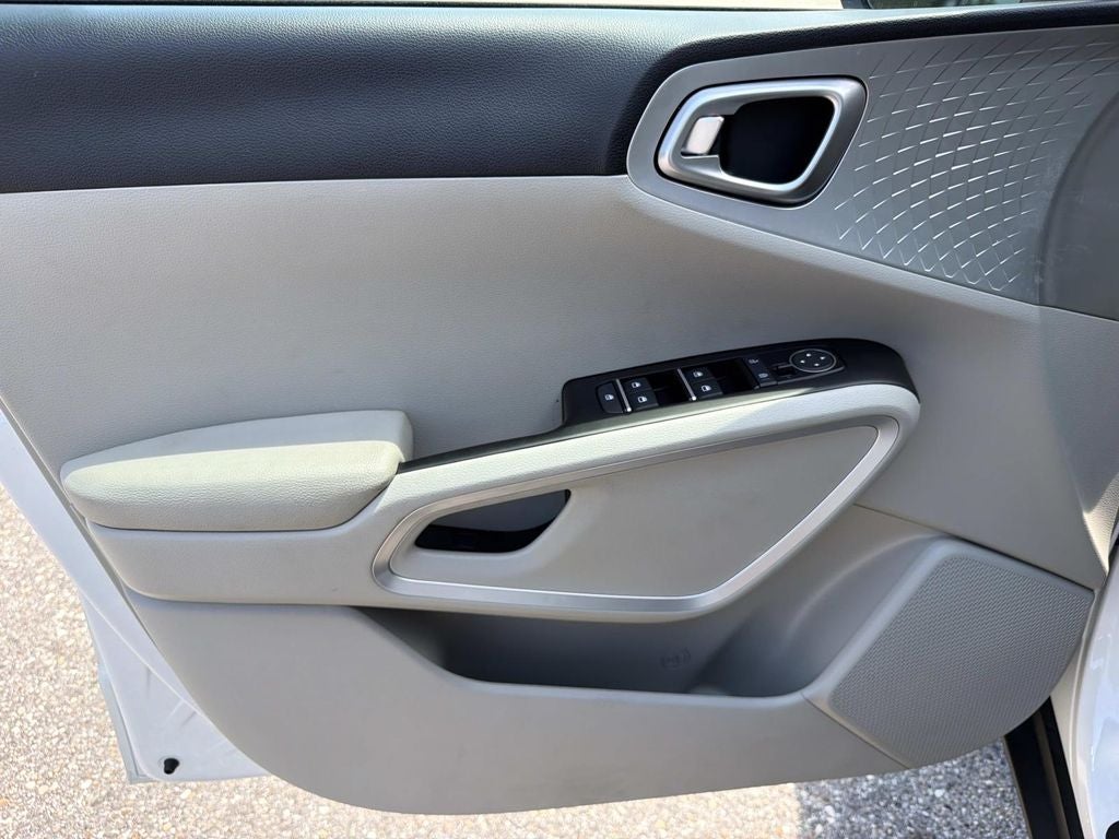 2025 Kia Soul LX Tech Package