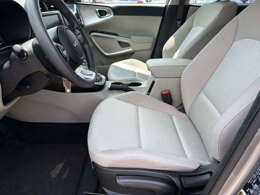 2025 Kia Soul LX Tech Package