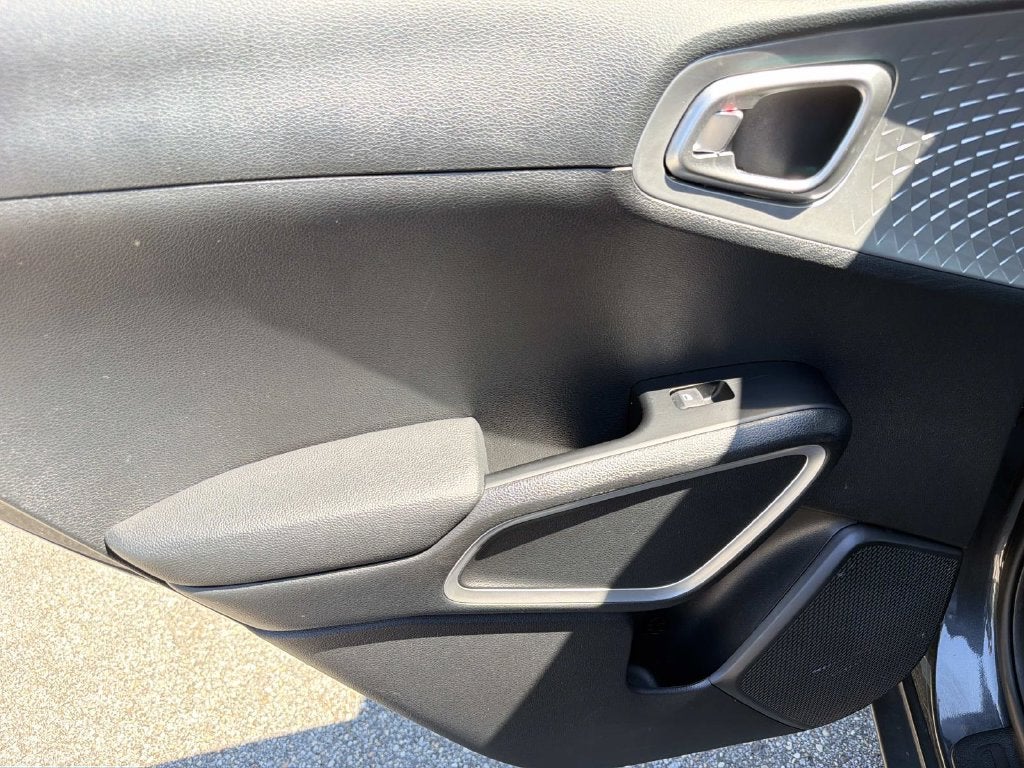 2025 Kia Soul LX Technology Package
