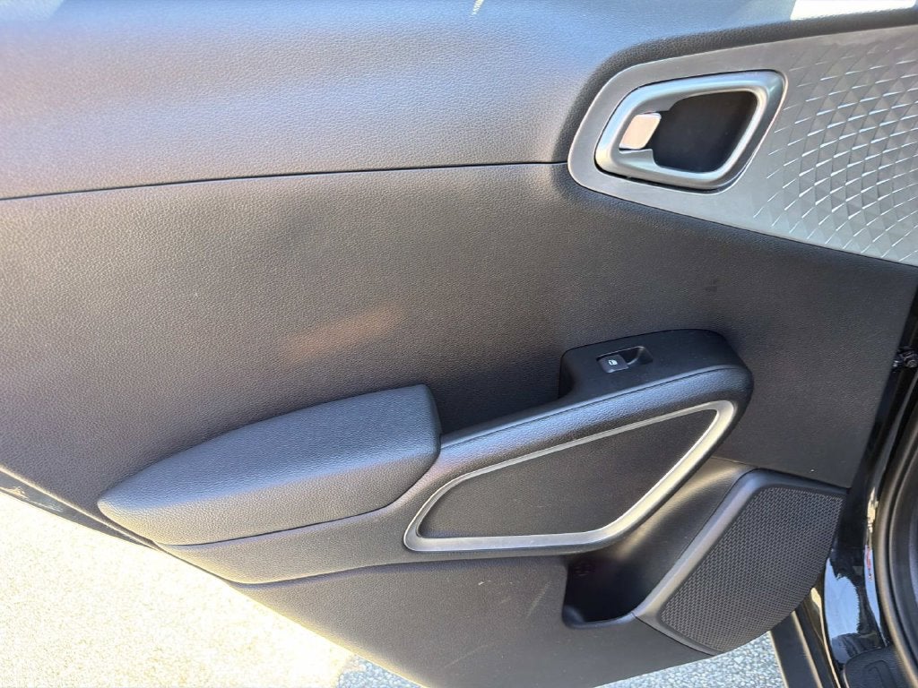 2025 Kia Soul LX Technology Package