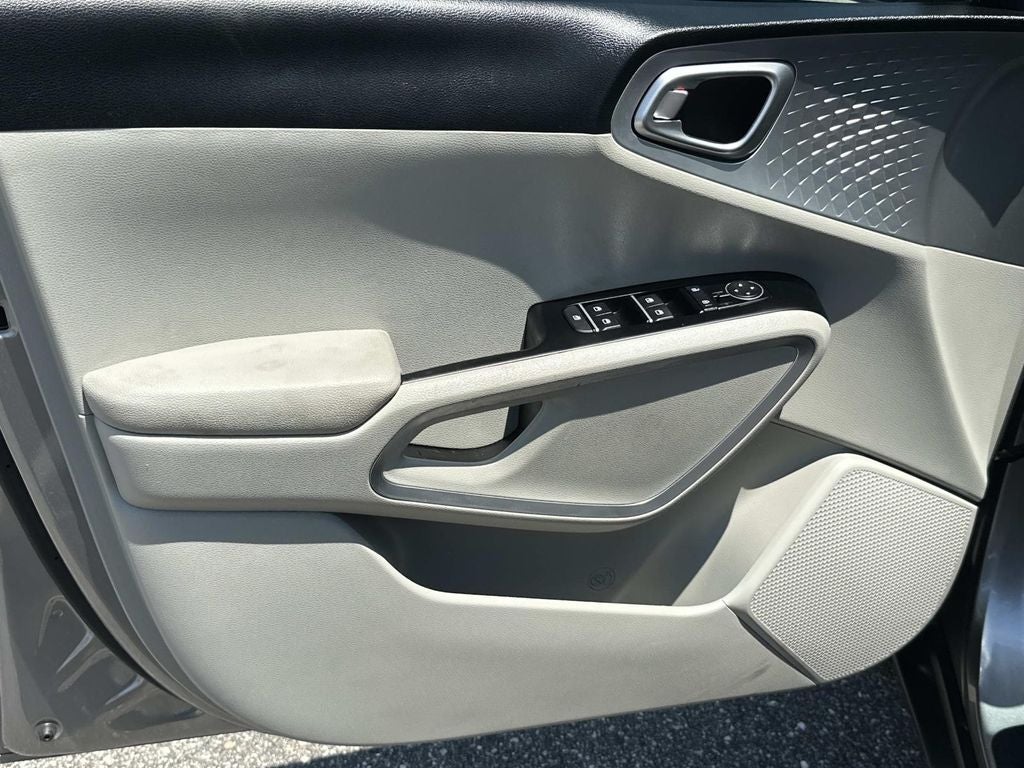 2025 Kia Soul LX Tech Package